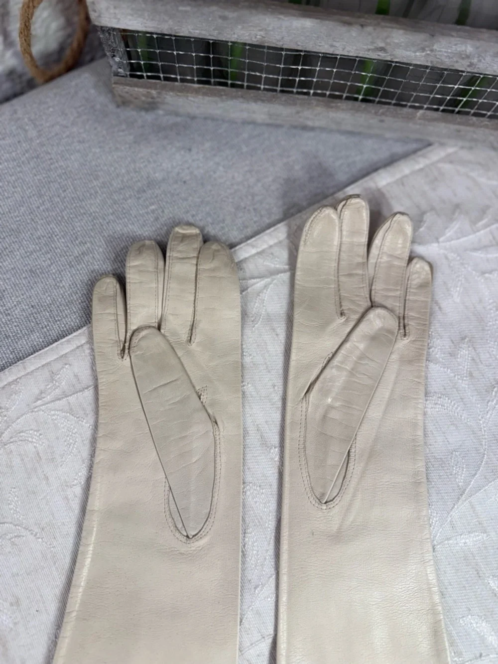 Vintage Italian Off-White Leather Opera Gloves‎ Size 6.5 Made in Italy Formal